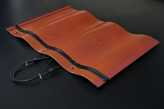 Buen precio Venta Caliente BIPV Panel Solar Fotovoltaico Célula Teja Solar Curva para Techo de Villa en línea
